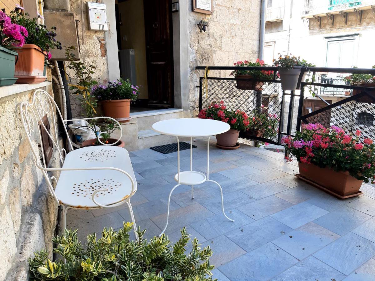 La Casa Del Pittore Di Petralia Petralia Soprana Buitenkant foto