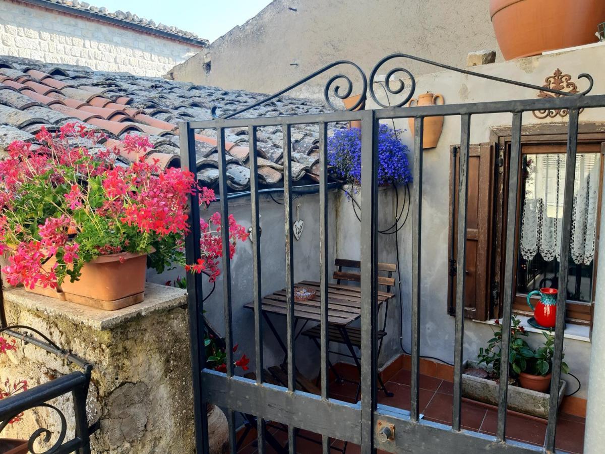 La Casa Del Pittore Di Petralia Petralia Soprana Buitenkant foto