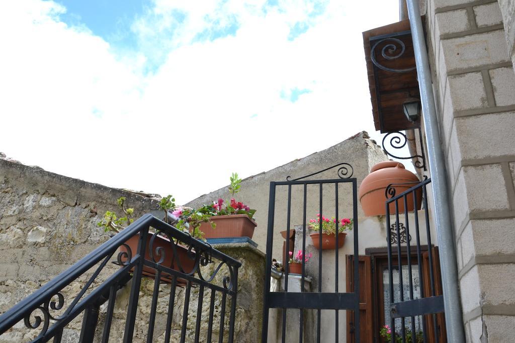 La Casa Del Pittore Di Petralia Petralia Soprana Buitenkant foto